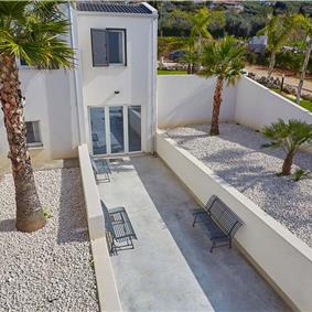 5 bedroom villa with infinity pool, Castellammare del Golfo, sleeps 9